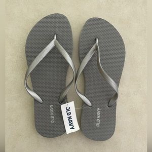 OLD NAVY Classic Flip-Flops Thong Sandals Color: Gray- NWT Women's size 6